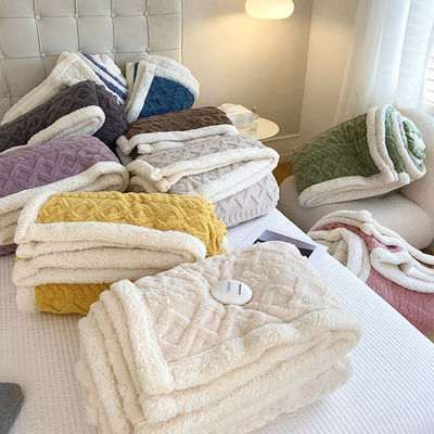 Multifunctional Reversible Fleece Blanket 180*200cm 2.5kg Bedroom Essential
