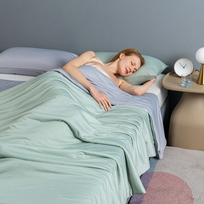 Summer Blanket Comforter Microfiber Quilt with Popular Bamboo Silk in Customized Color