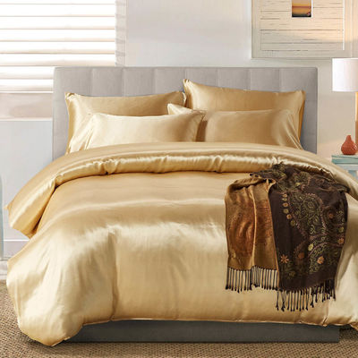 Custom Silk Bedding Set with 3 pcs King Size Bed Covers and 133 * 72 Fabric Density