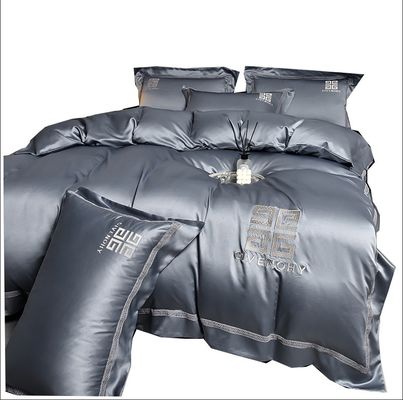Simple Style Customized Luxury Embroidered Designer Bedding Sets with Customized Size