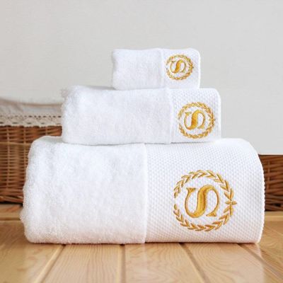 Custom Logo Hotel Towel Set Broad Stripe Coral Velvet 35*75cm 70*140cm Soft Absorbent