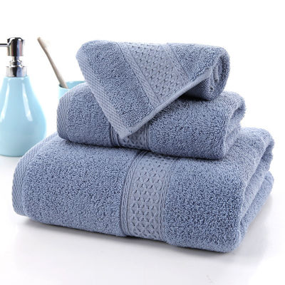 Embossed Bath Towels in Solid Color for a Luxurious and Comfortable Bathing Experience