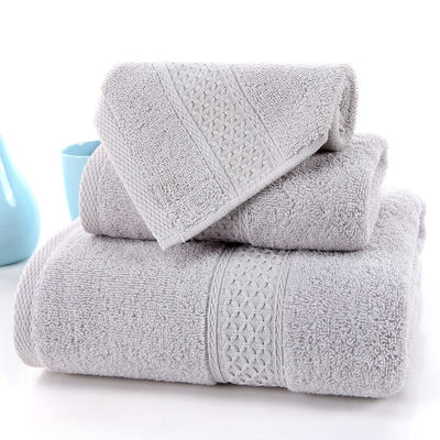 Embossed Bath Towels in Solid Color for a Luxurious and Comfortable Bathing Experience