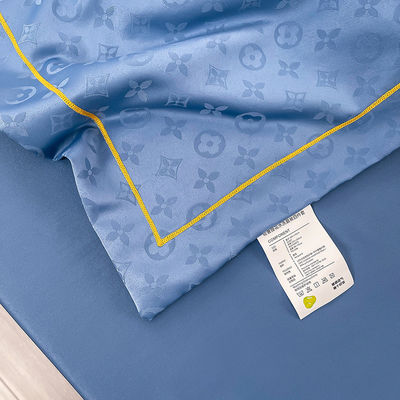 Comfortable and Breathable 200TC Satin Jacquard Quilt Set for Cool Summer Nights