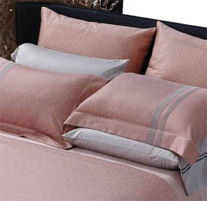 Customized Color 300tc Fabric 100% Pure Cotton Bedding Set for Luxury Hotel and Family