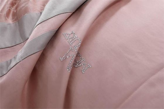 Customized Color 300tc Fabric 100% Pure Cotton Bedding Set for Luxury Hotel and Family