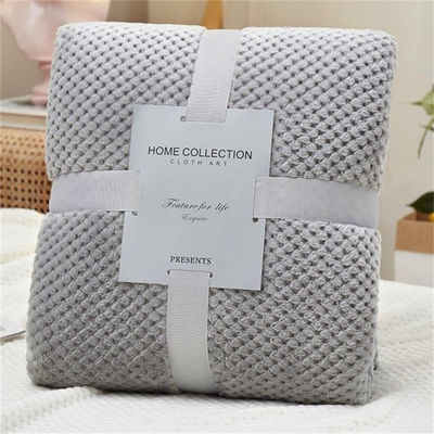 Gift 3ps Quantity Recycled Polyester Pineapple Check Flannel Blanket with Thickened