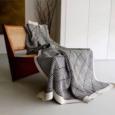 2024 Black and White Light Luxury Anti Dust Mite Nap Blanket for Soft Furnishing