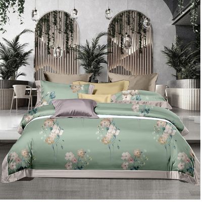 Customized Color 4 Pcs Luxury Polyester Flat Fabric Soft Hotel Design Bedding Set for King Bed