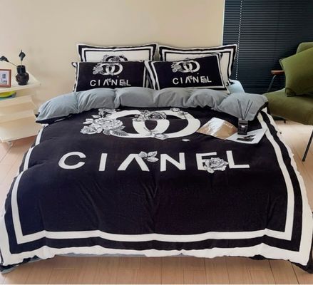 Ice Silk Bedding Set Luxury Bed Cover Sheet for Eco-friendly and Durable Sleep