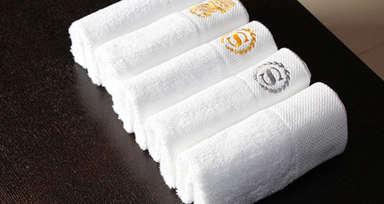 Plain Color Beauty Salon Gift Pure Cotton Bath Towel Soft and Absorbent for Adults