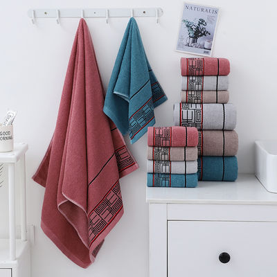Customized Logo Cotton Jacquard Adult Towels Bath Towels for Home and Sport Activities