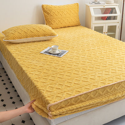 Non-slip Mattress Cover for Winter Warmth 133x72 Fabric Density Fitted Sheet Sets