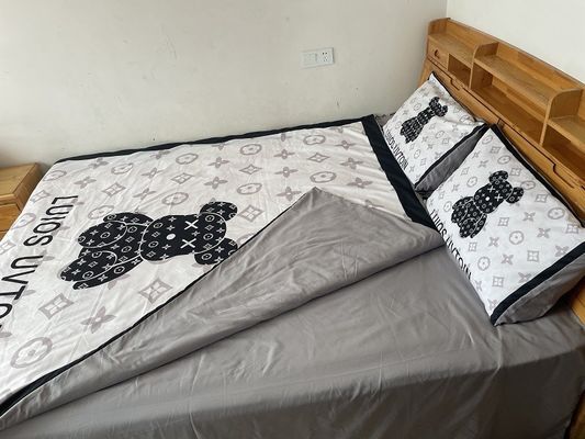 Modern Style Cartoon White Bear Head Design Bedding Sets with 100% Polyester Material