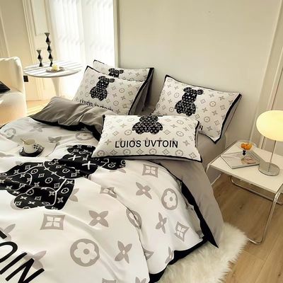 Modern Style Cartoon White Bear Head Design Bedding Sets with 100% Polyester Material