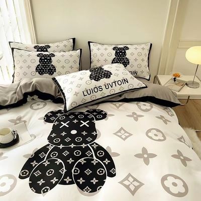 Modern Style Cartoon White Bear Head Design Bedding Sets with 100% Polyester Material