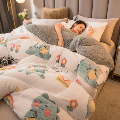 Customized Color Soft Chemical Fiber Quilt for Thickened Warm Lamb Fleece Bedding Set