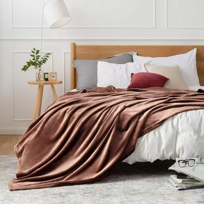 Super Soft Microfiber Flannel Blanket with European and American Style Construction