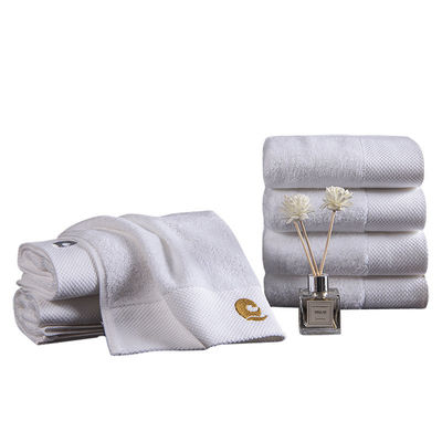 White Cotton Bath Towel of High Grade Perfect for Five Star Hotel and Beauty Salon
