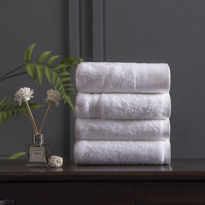White Cotton Bath Towel of High Grade Perfect for Five Star Hotel and Beauty Salon