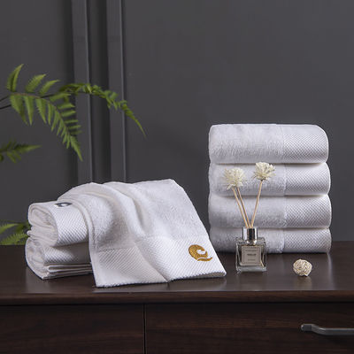 White Cotton Bath Towel of High Grade Perfect for Five Star Hotel and Beauty Salon