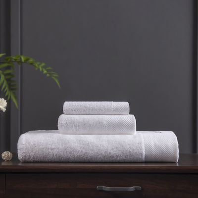 White Cotton Bath Towel of High Grade Perfect for Five Star Hotel and Beauty Salon