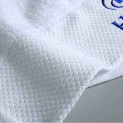 Customized white hotel exclusively for 100% cotton absorbent thickened bath towel