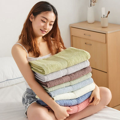 Customizable Luxury Dark Plaid Bath Towel 70*140cm Simple and Fashionable Design