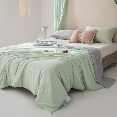 Summer Blanket Comforter Microfiber Quilt with Popular Bamboo Silk in Customized Color