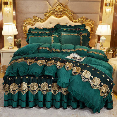 Luxury Embroidery Label Comfortable Wedding Quilt Bedding Set with Cotton Filling