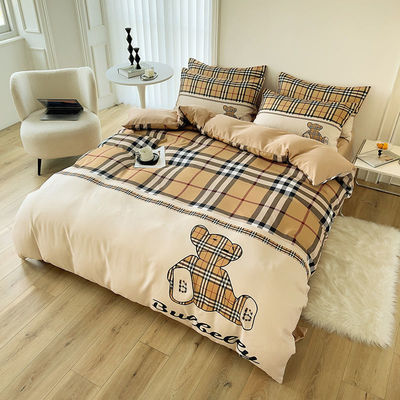 Luxury Lattice Bear Fashion Design Duvet Cover Bed Sheets Set for Children and Adults