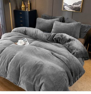 Customized Size Velvet Bedding Set 4pcs Thick Flannel Fleece Duvet Cover for Winter