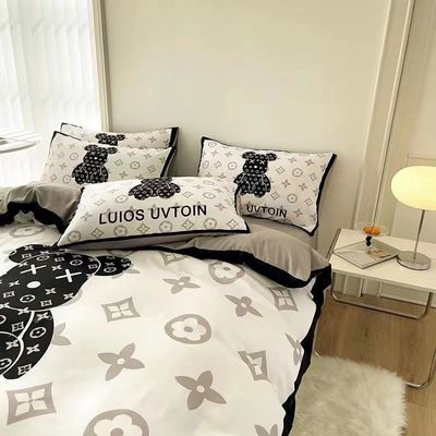 Diagonal Printing Luxury Violent Bear Bed Sheet Set Customized Designer Bedding Set