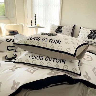 Diagonal Printing Luxury Violent Bear Bed Sheet Set Customized Designer Bedding Set