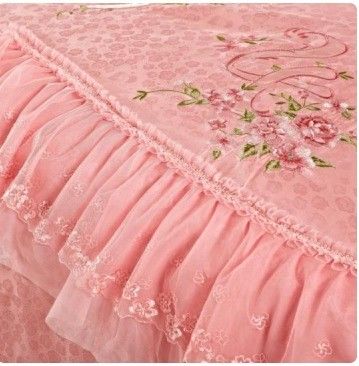 10-Piece Luxury Wedding Bedding Set with 200TC Woven Cotton Fabric Bed Sheet and Cover