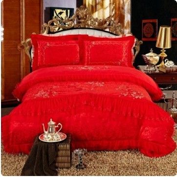 10-Piece Luxury Wedding Bedding Set with 200TC Woven Cotton Fabric Bed Sheet and Cover