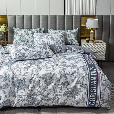 2023 Queen Size Cartoon Style Diagonal Printing Bedding Set with Diagonal Pattern