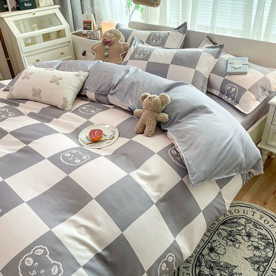 Polyester Bedding Set in Customized Color with Flat Sheet Duvet Cover and Pillowcase