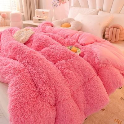 Super Soft Plush Quilt with Artificial Velvet and 100% Polyester Filling Pink Bedding