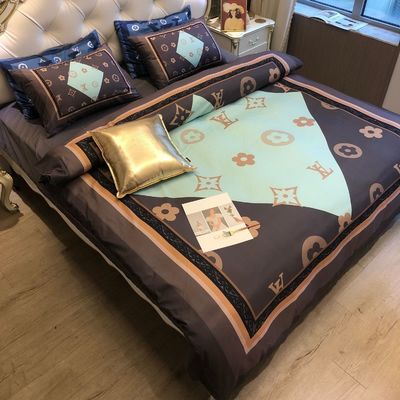 4-In-1 White King Size Bedding Set Satin Soft Like Silk Polyester Fabric Density