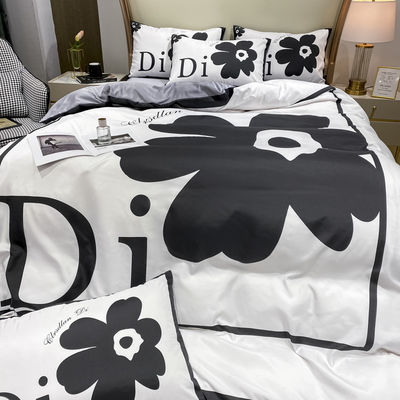 Home Textiles Customized Color Bedding Set with Fitted Sheet and Designer Duvet Cover