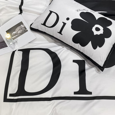 Home Textiles Customized Color Bedding Set with Fitted Sheet and Designer Duvet Cover