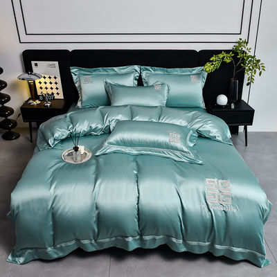 Simple Style Customized Luxury Embroidered Designer Bedding Sets with Customized Size