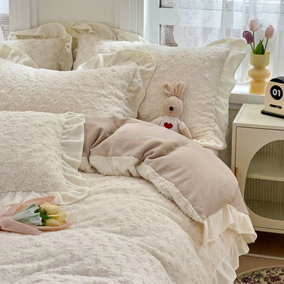 2023 Hot Lace Rose Rabbit Plush Four-Piece Set Comforter Set with Solid Pattern Type