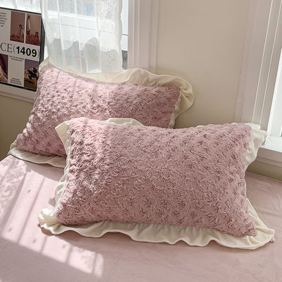 2023 Hot Lace Rose Rabbit Plush Four-Piece Set Comforter Set with Solid Pattern Type