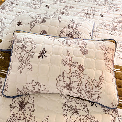 Thickened Warm Winter Quilt 4-piece Set Lamb Fleece and Milk Fleece Plush Bed Covers