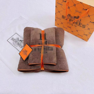 Soft Comfortable Knitted Cotton Towels Gift Set for Bathroom Rectangle and Stylish