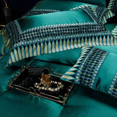 Light Luxury Green Silk Cotton Quilt Cover Lace Comforter Set Exquisite Craftsmanship