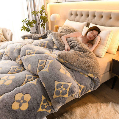 Hotel Bed Queen Size Microfiber Quilt with Customized Design and Printed Pattern