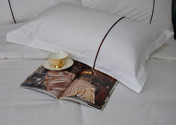 Hotel Bed Sheet Set in 100% Cotton with 300tc Thread Count and GOOSE DOWN Filling